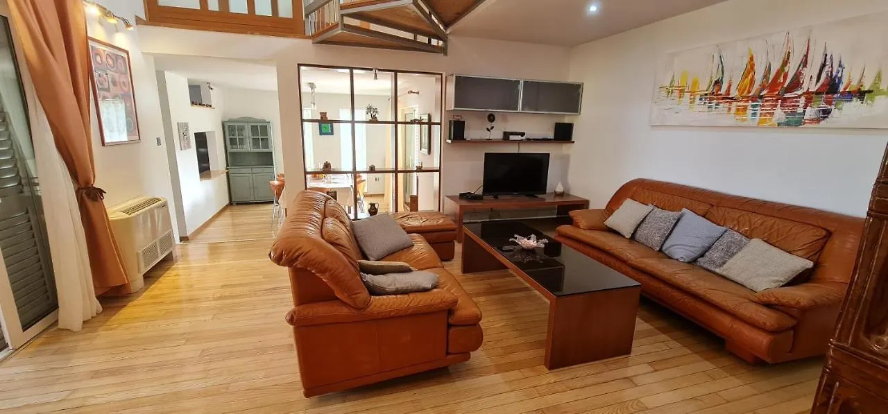 Sunny Garden Villa With Pool Loborika